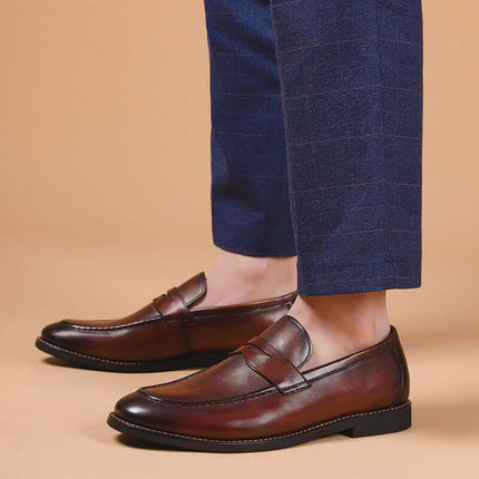 Regente Cowhide Leather Loafers showcasing premium men's slip-on style and formal elegance, perfect blend of luxury and comfort.