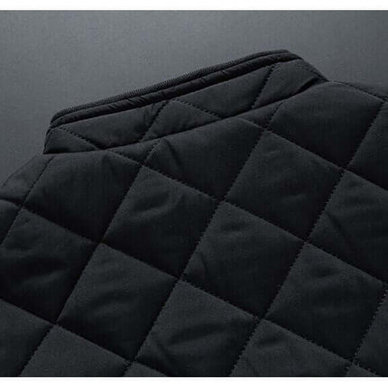 Quilted design on a black casual jacket for men, showcasing modern urban style for everyday wear.