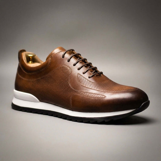Lucano Leather Sneakers: stylish casual sneakers for men, crafted Italian leather with orthopedic comfort, ideal for everyday wear.