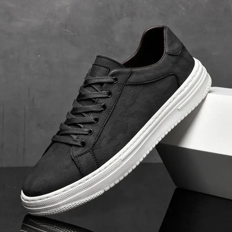 Pavia Geometric Sneakers, stylish sneakers for men, comfortable everyday sneakers with orthopedic insole, perfect for casual outfits and travel.