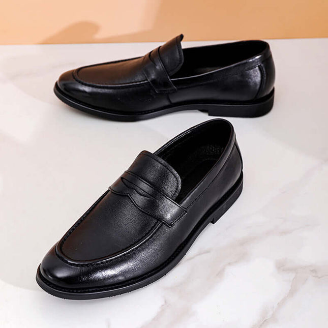Regente Cowhide Leather Loafers - men's formal slip-on shoes with premium cowhide leather, offering elegance and comfort for sophisticated style.
