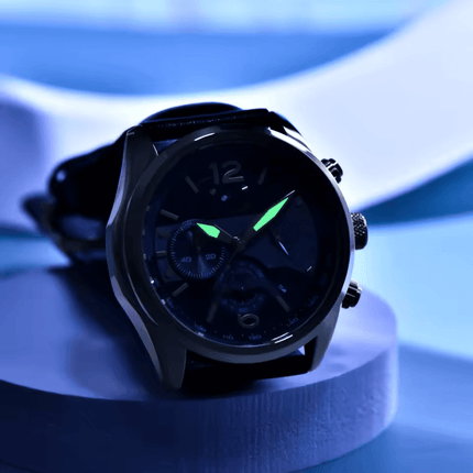 Rovanni Aero – Pilot Chronograph watch with luminous hands and dials on a blue background