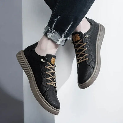 Tivano Leather Sneakers: Men's casual sneakers, crafted from breathable Italian leather for stylish and comfortable everyday wear.