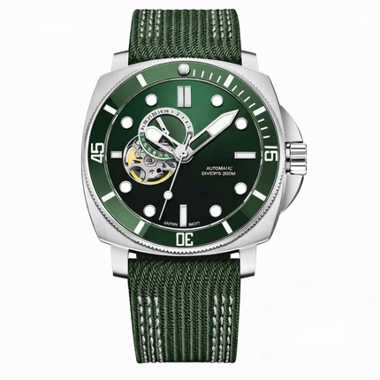 Valenor Automatic – Diver Signature wristwatch with green dial and strap, displaying professional-grade design for divers.