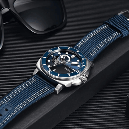 Valenor Automatic – Diver Signature watch in blue with luxury design, featuring precise craftsmanship for professional divers.