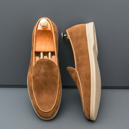 Vallare Leather Loafers with sleek design and cushioned insole, perfect for formal occasions. Men's luxury slip-on leather shoes.