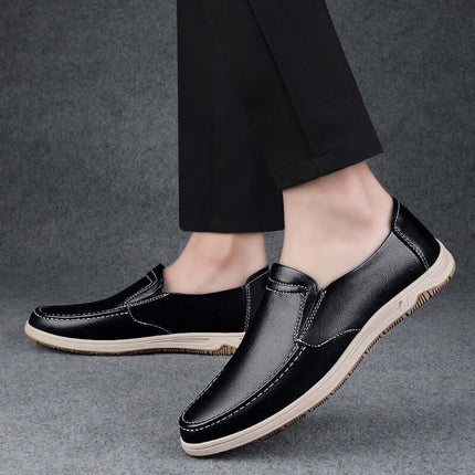 Winfield Loafers for men in premium leather, showcasing slip-on comfort and formal style.